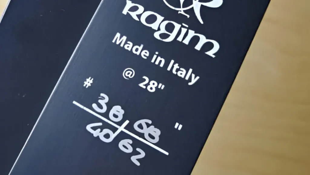 Ablesbar sind Bogenlänge 66 Zoll (bei 25 Zoll Griffstück) oder 62 Zoll (bei 21 Zoll Griffstück)